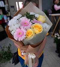 Букет цветов из:  Герберы, Розы и Хризантемы в Иргаклам